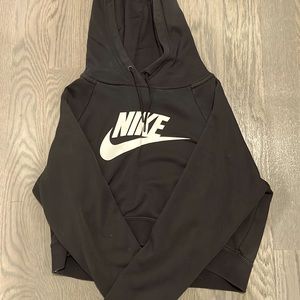 Women’s black Nike cropped hoodie